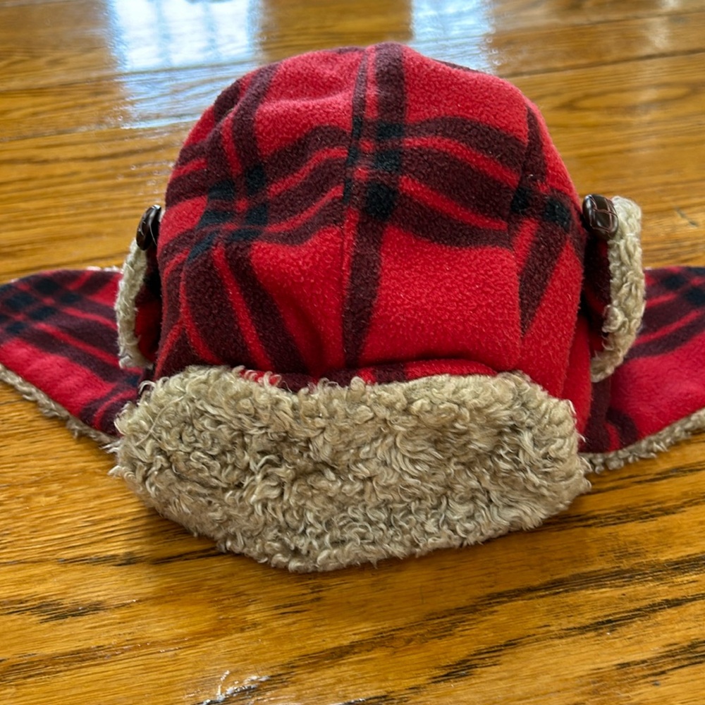 Gap Kids Buffalo fleece Sherpa lined trapper hat.  Kids L/XL. Red/black plaid.